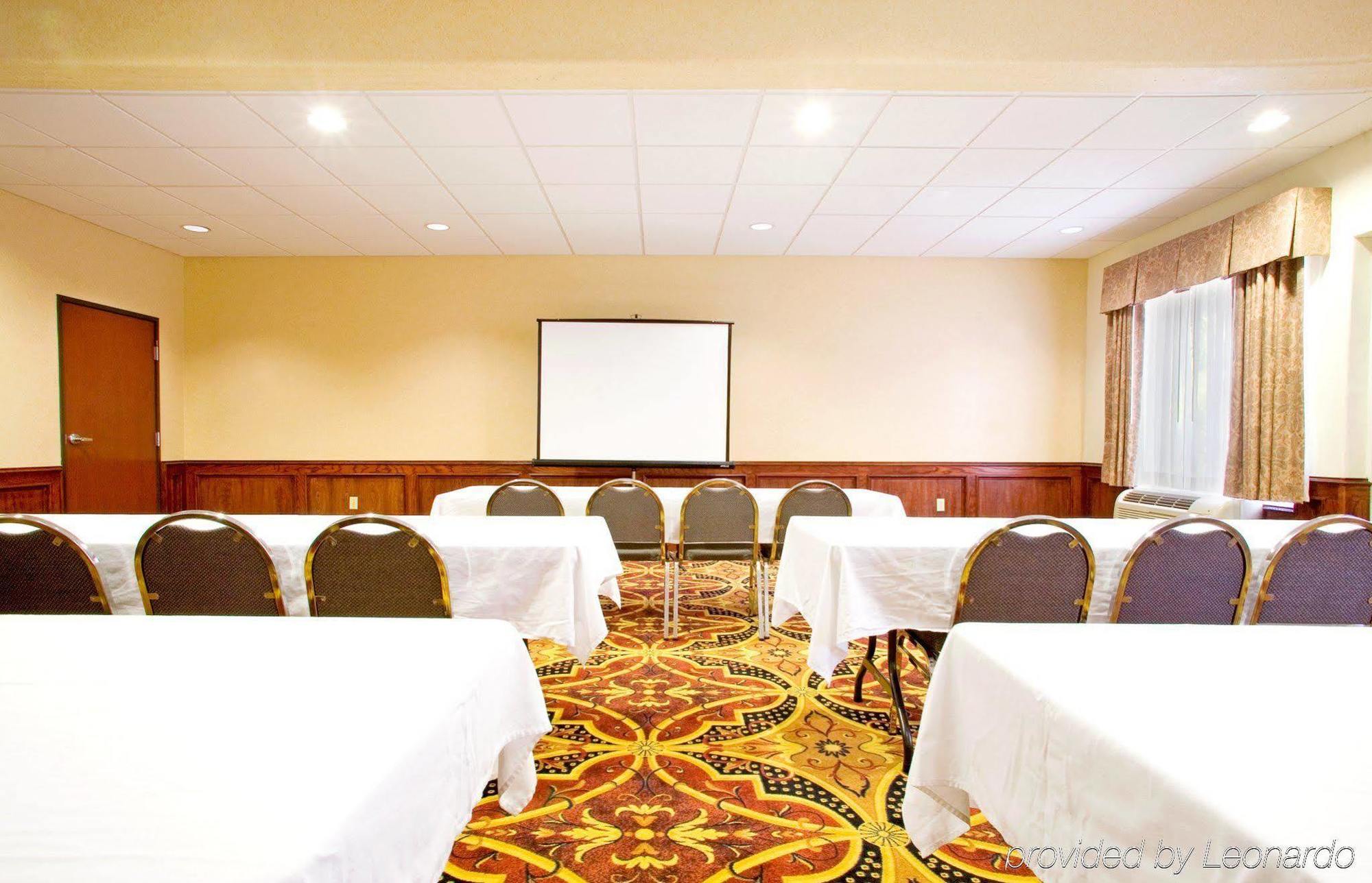 Holiday Inn Express Hotel And Suites Weslaco By Ihg Facilități foto