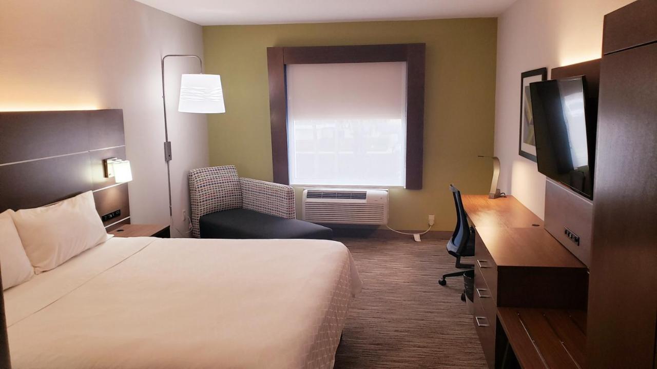 Holiday Inn Express Hotel And Suites Weslaco By Ihg Exterior foto